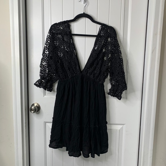 Petal + Pup‎ Lace puff sleeves Deep V-Neck Party Cocktail mini Dress Black US 4 - Picture 2 of 7